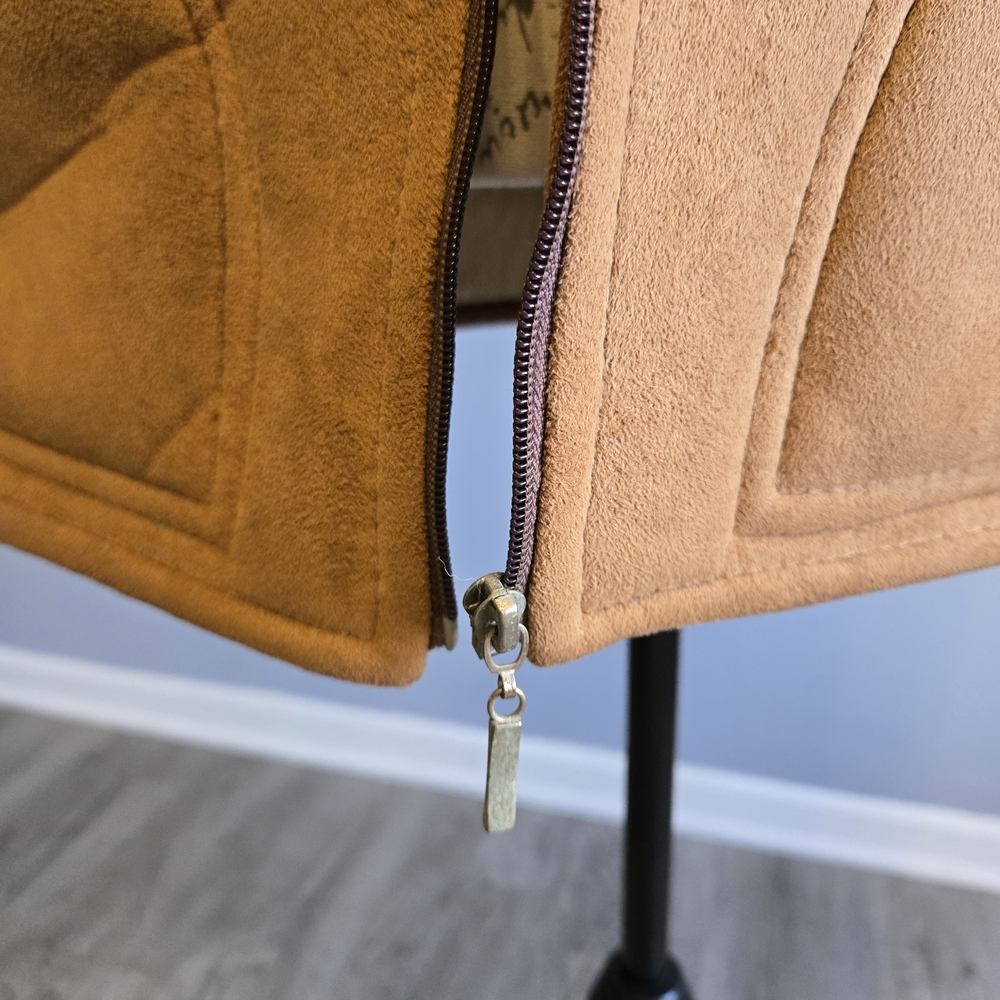 Men's Tan Suede Vest - Picture 2 of 7